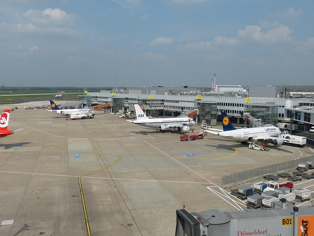 airport, transport, airfield, air traffic, aviation, flying, dusseldorf, jet, tourism, traffic, tarmac